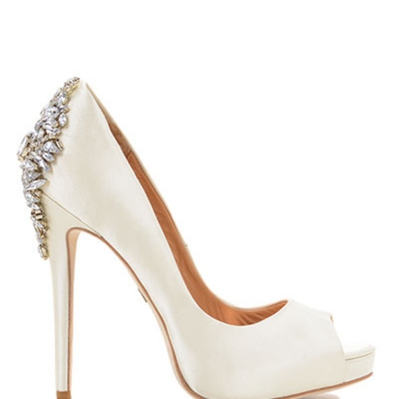 Badgley Mischka Kiara Ivory Platform Heel - Picture 2 of 7